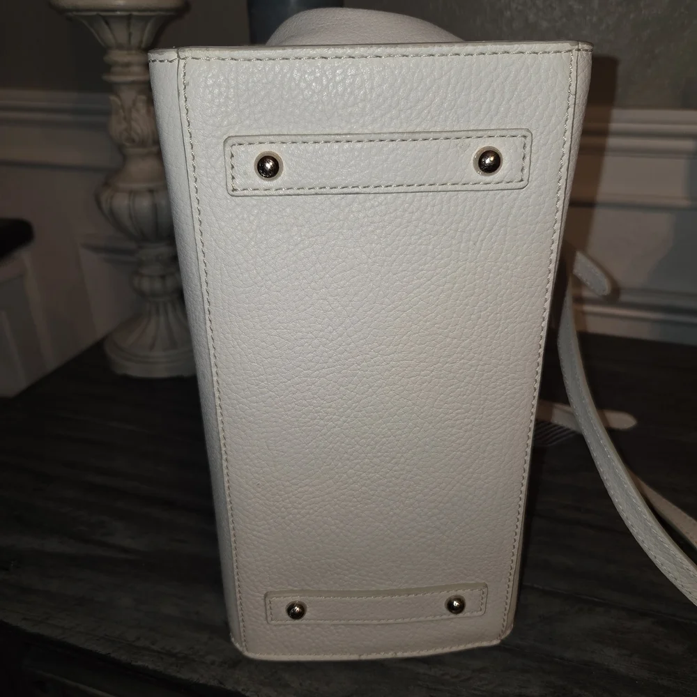 Dooney and Bourke Elegant Cream White Leather Satchel Wallet.
